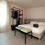 Elide Design Assisi