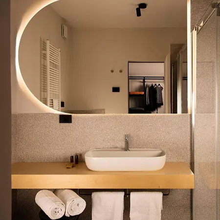 Elide Design Assisi