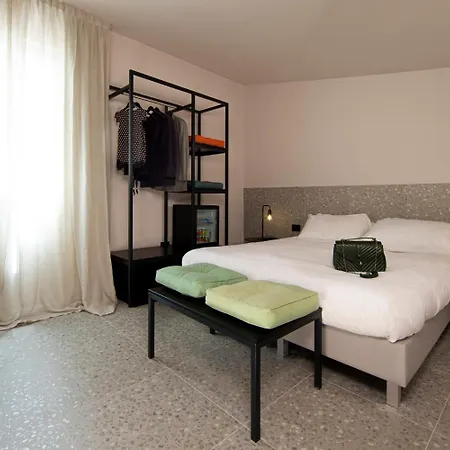 Elide Design Assisi